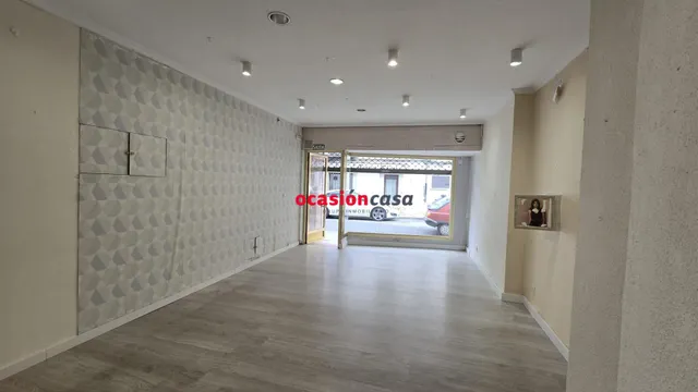 LOCAL COMERCIAL JUNTO AL AYUNTAMIENTO — 4