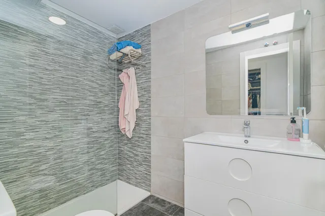 Hijar, Calle Altamira, 3 dormitorios, baño y aseo. — 29