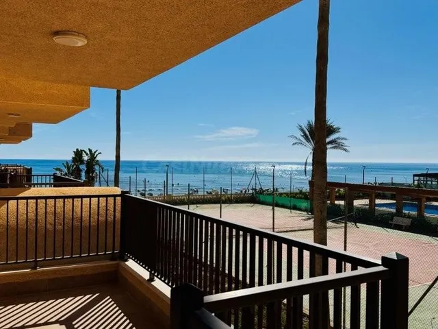 Espectacular Piso Reformado con Vistas al Mar en La Mata - ¡Tu Refugio Mediterráneo! — 3