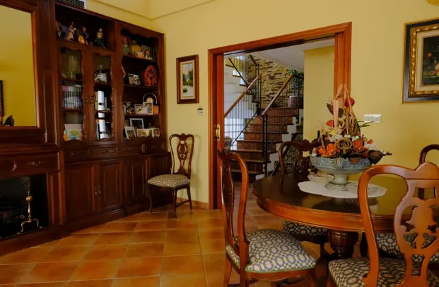 Finca de 9.480 m2. con Chalet de 495 m2. construidos en parcela de 1.000 m2. dentro de la finca. — 18