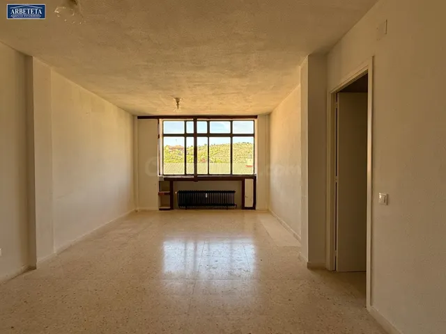 INMOBILIARIA ARBETETA VENTA PISO DE TRES DORMITORIOS EN BRIH - foto 3