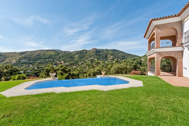 Chalet 4 habitaciones 400m² en venta - Costa Del Sol — 7