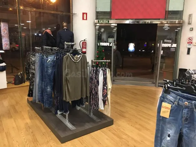 ¡ZONA TOP! GRAN LOCAL COMERCIAL EN VENTA EN GRAN VIA - foto 5