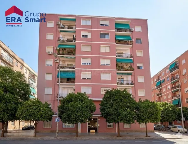Piso de 145,55 m2 junto a Reina Mercedes: ideal para vivir o
