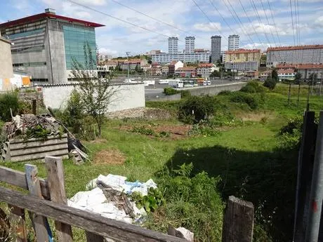 TERRENO EN LA ZONA DE CRUCEIRO DA CORUÑA — 3