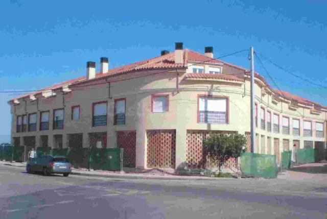 Piso en Venta en Pozo De Guadalajara Guadalajara - foto 2