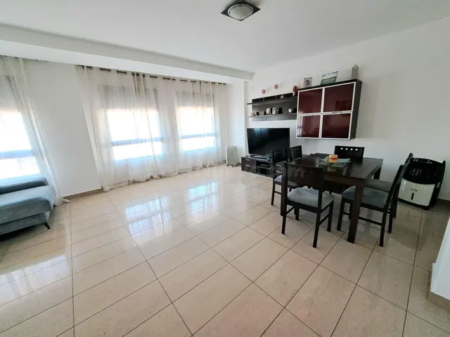 Se vende estupendo piso en la zona de Albuixarres en Alzira - foto 2