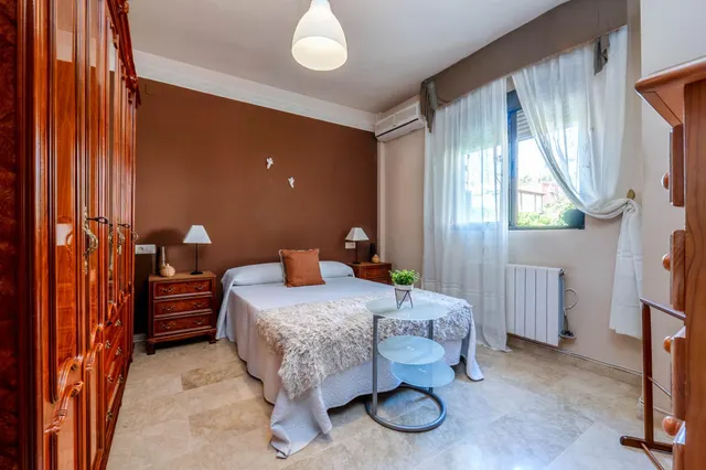 EXCLUSIVA VIVIENDA CON PISCINA PRIVADA EN URBANIZACIÓN "EL TORREÓN" EN ALBOLOTE — 16