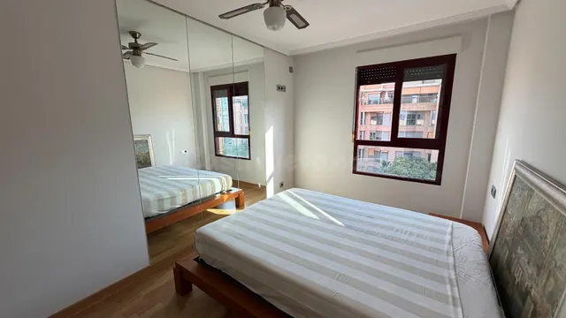 ¡Ático duplex con Terraza, Piscina y Pista de Padel en Maest - foto 5