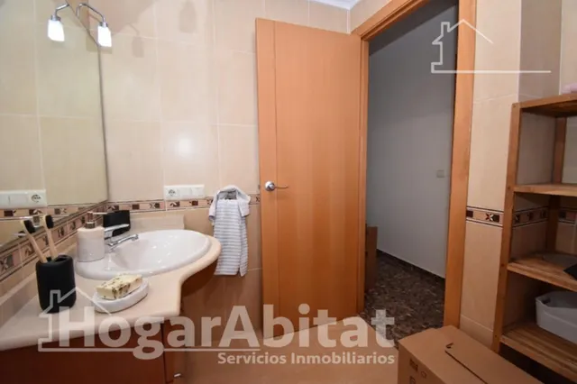 PRECIOSO ÁTIO CON TERRAZA Y TRES BALCONES — 47