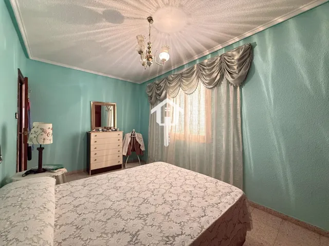 PISO EN VENTA EN ALICANTE. ZONA VIRGEN DEL REMEDIO.100m2, 3 habitaciones, 1 BAÑO, BALCÓN, CUARTA PLANTA CON ASCENSOR — 38
