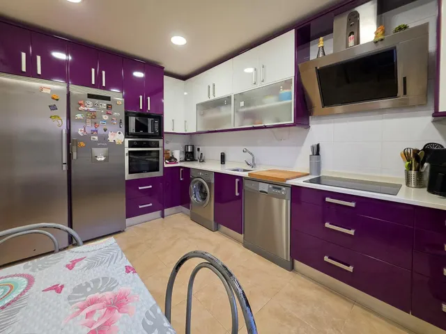 Precioso chalet adosado de 4 dormitorios con piscina privada y garaje en Carranque — 23