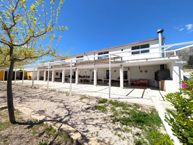 En venta Finca rústica con chalet privado e instalaciones de - foto 4