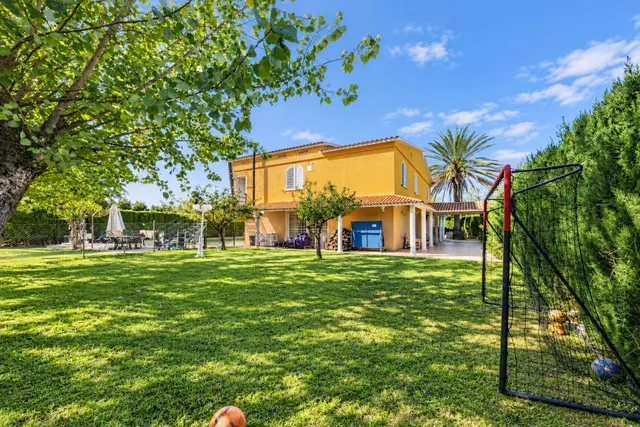 Exclusivo chalet con piscina, gran parcela y apartamento para invitados a menos de 200 metros de la playa — 6