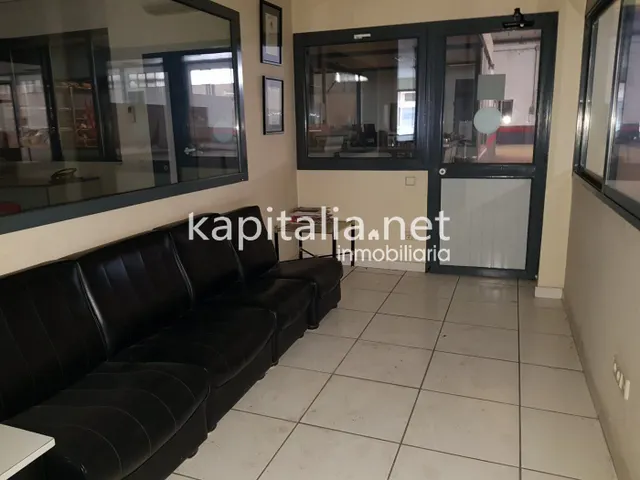 Local comercial en venta en Ontinyent. — 2