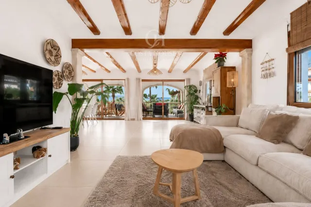 VILLA SENSIA · LUZ DEL SUR Y PRIVACIDAD CERCA DEL CASCO ANTI - foto 5