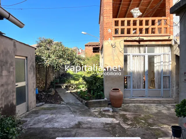 Casa a la venta en Ráfol de Salem. — 17