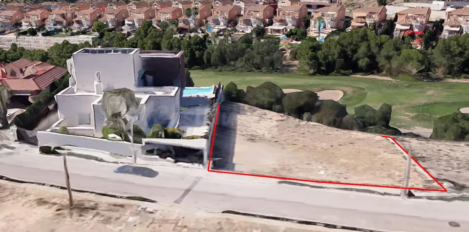 Tu chalet de lujo empieza aquí: primera línea de golf en la calle más exclusiva de altorreal.