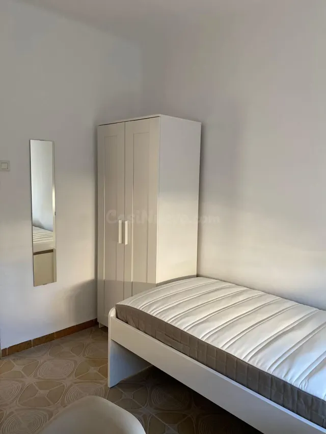 Piso para estudiantes en La Chana (Calle Sagrada Familia) – 4 habitaciones exteriores, aire acondicionado y muy luminoso (REF: DLR 870) — 39