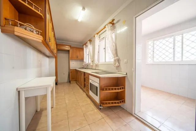 ¡4 dormitorios en Fuengirola! amplitud, terraza y ubicación privilegiada — 6