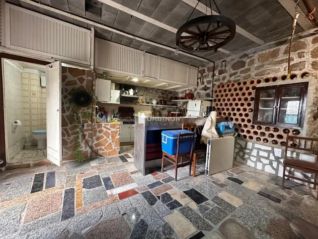 ¡Se Vende Casa con Encanto a Solo 6 km de Ourense! - foto 4