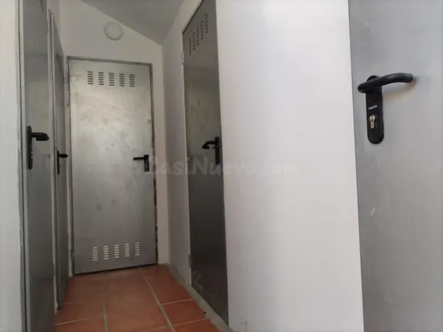 Lote de trasteros en calle Ollerías en edificio semi nuevo - foto 4