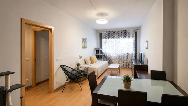 Vive en Girona o hazlo rentable: 80 m2 + parking - foto 4