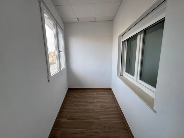 Apartamento totalmente reformado con piscina comunitaria — 18