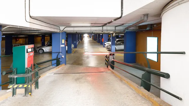 Parking 12m² en alquiler - Zona Franca — 12