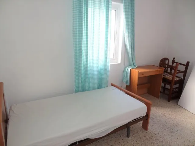 ESTUPENDO PISO DE ESTUDIANTES. — 7