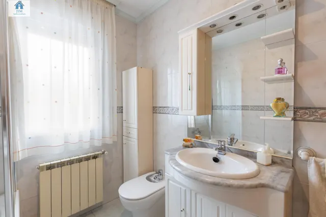 Venta de casa en La Zubia para entrar a vivir — 27