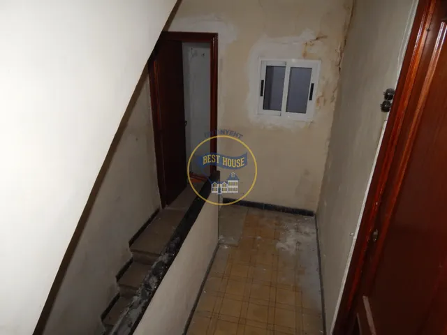EDIFICIO A REFORMAR EN COCENTAINA. — 32