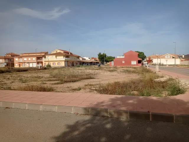TERRENO URBANO EN ROLDAN - foto 2