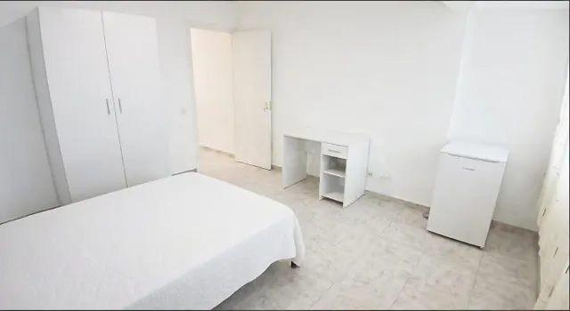 Se alquila Habitación  zona Miller Bajo. — 4