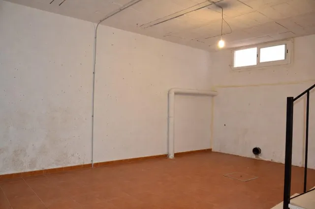 Tu próximo hogar en Sanlúcar la Mayor: tres dormitorios, patio y sótano — 14