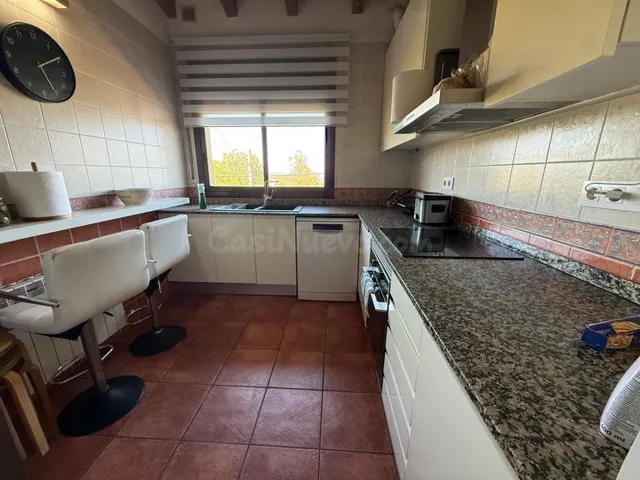 Casa esquinera con vistas al mar y lista para vivir - foto 4