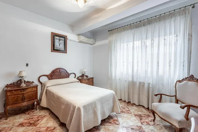 Piso señorial de 182 m2 en Avenida Madrid: amplitud, luz y posibilidades infinitas con garaje opcional. — 31