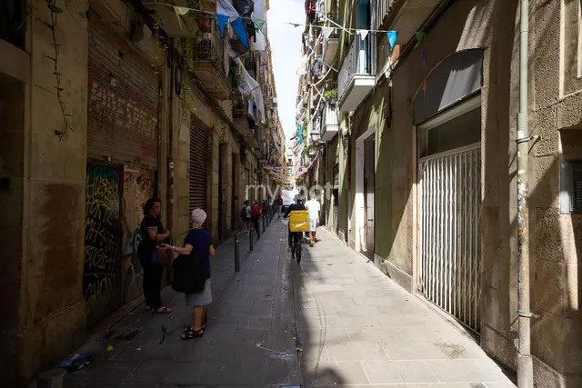 Elegante apartamento reformado de 1 dormitorio en el Raval — 27