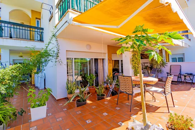 Piso en venta en Avenida Medina Azahara - foto 3