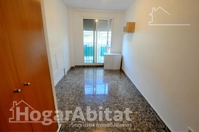 Excelente oportunidad en este amplio piso exterior con balcón, garaje y trastero — 21