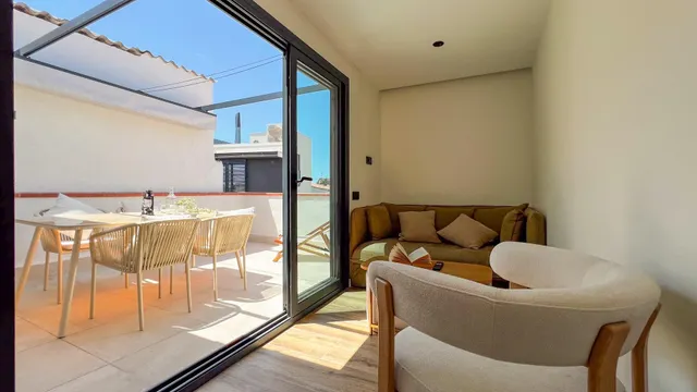 Estudio Ático con encanto en venta zona Sant Sebastiá Tu refugio ideal en Sitges. — 8