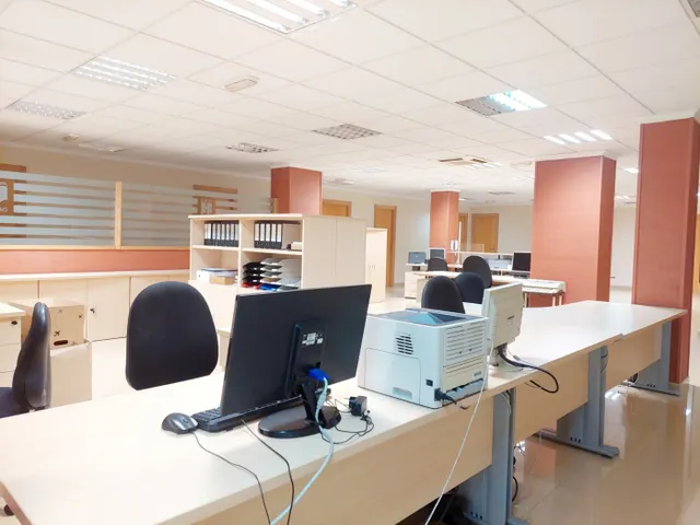 OFICINA -AV. LA RÀPITA- — 8