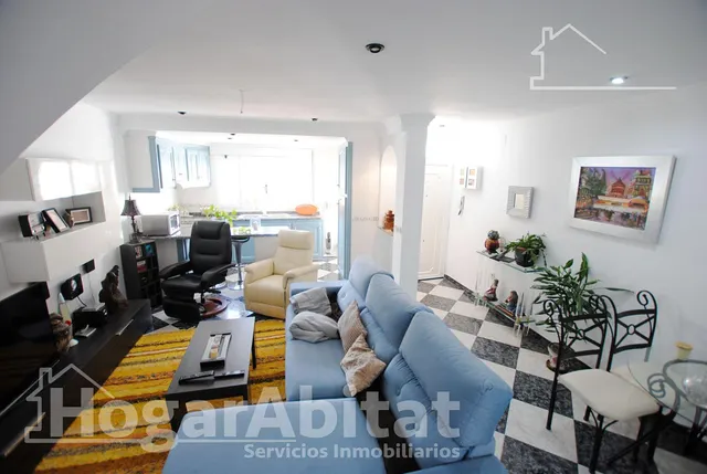 ADOSADO SEMINUEVO CON TERRAZA Y GARAJE — 30