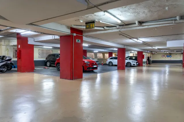 Parking de moto 2m² en alquiler - Eixample — 7