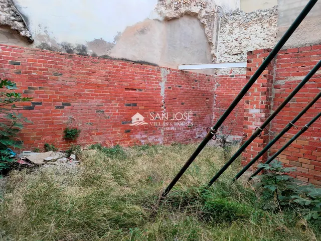 VENTA DE CASA SOLAR EN ASPE, ZONA CENTRO — 3