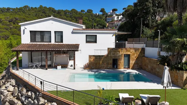 CASA INDEPENDIENTE DE ALTO STANDING CON PISCINA Y GRAN PARCE - foto 4