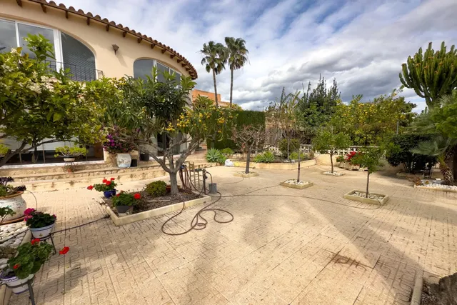 Villa semi reformada en una de las mejores urbanizaciones de - foto 5