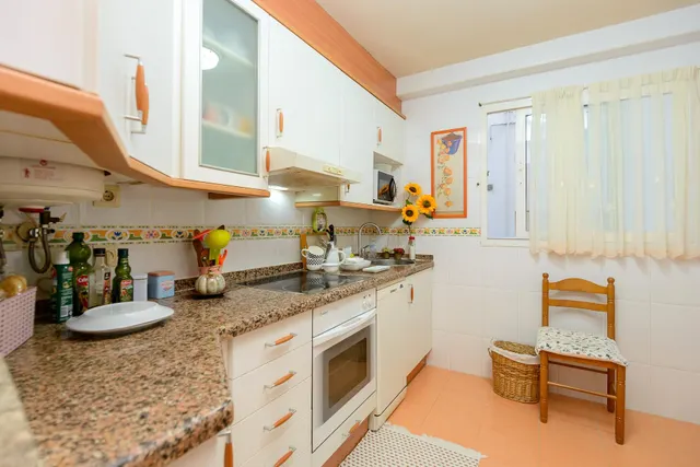 Tres habitaciones, ascensor y trastero en fuertes acevedo. listo para entrar a vivir — 8