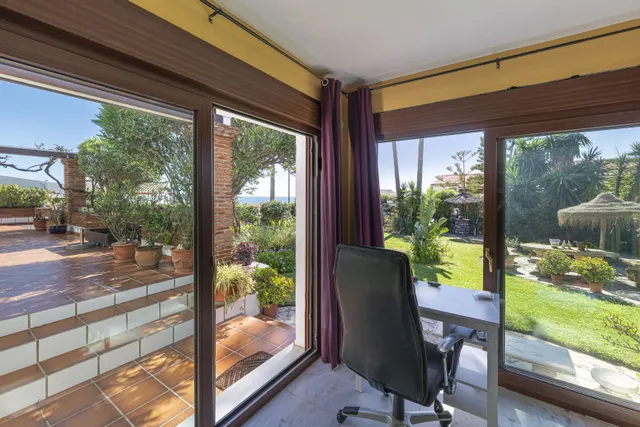Chalet independiente con vistas al mar en El Faro de Mijas — 36