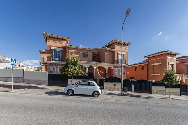 Casa pareada con piscina y vistas despejadas en Huétor Vega — 35